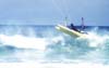1993. La lgret et la puissance du bateau gonflable tract en font un monstre de plaisir dans les vagues